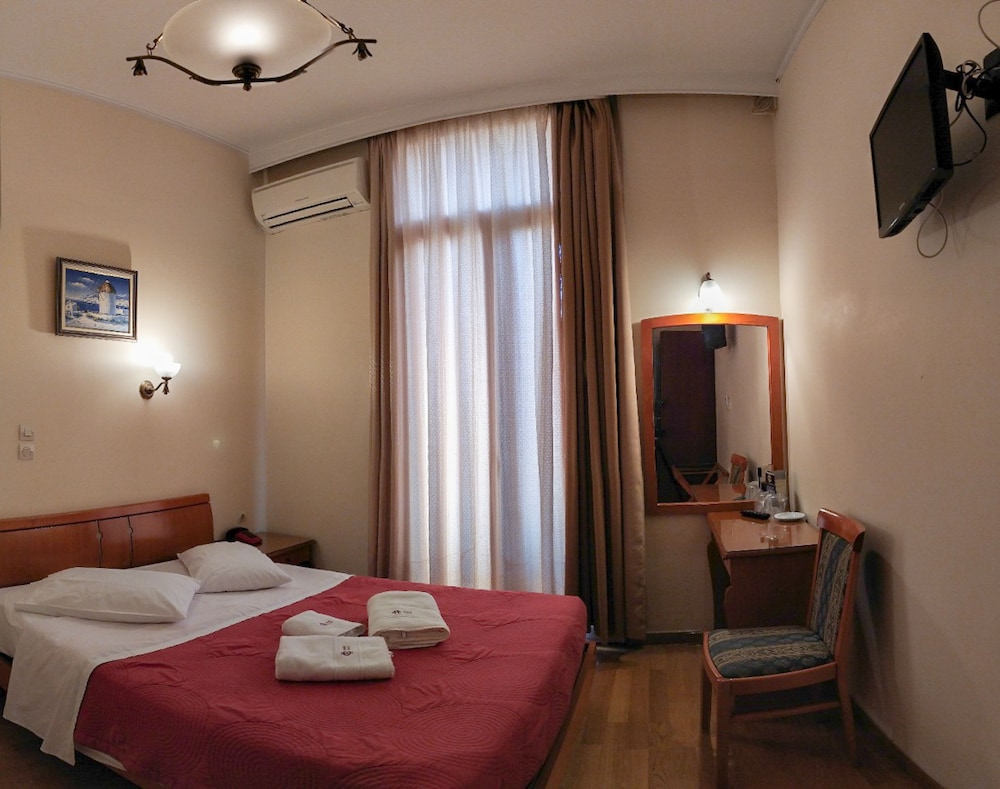 Cecil Hotel 20