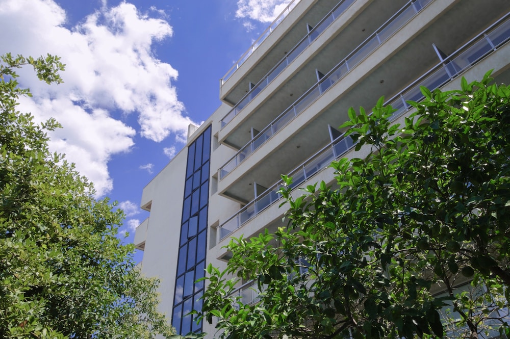 Acropol Halandri 22