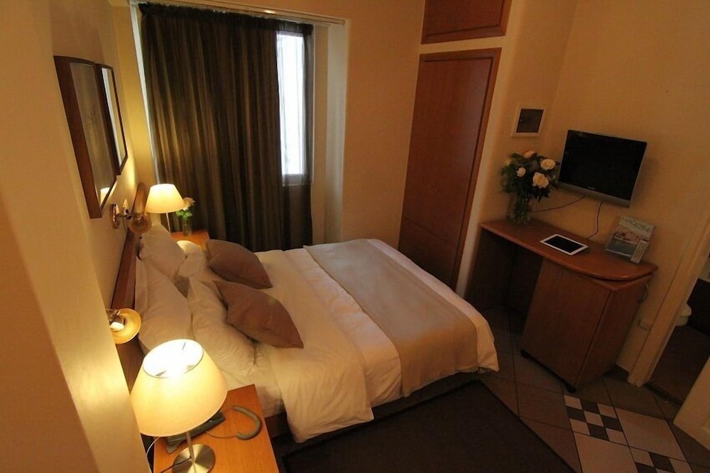 Achillion Hotel 9