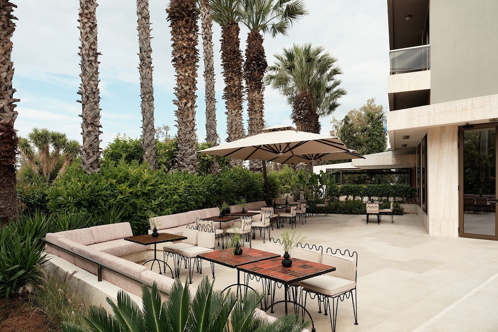 Golden Sun Hotel 13