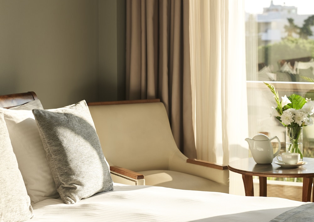 Golden Sun Hotel 9
