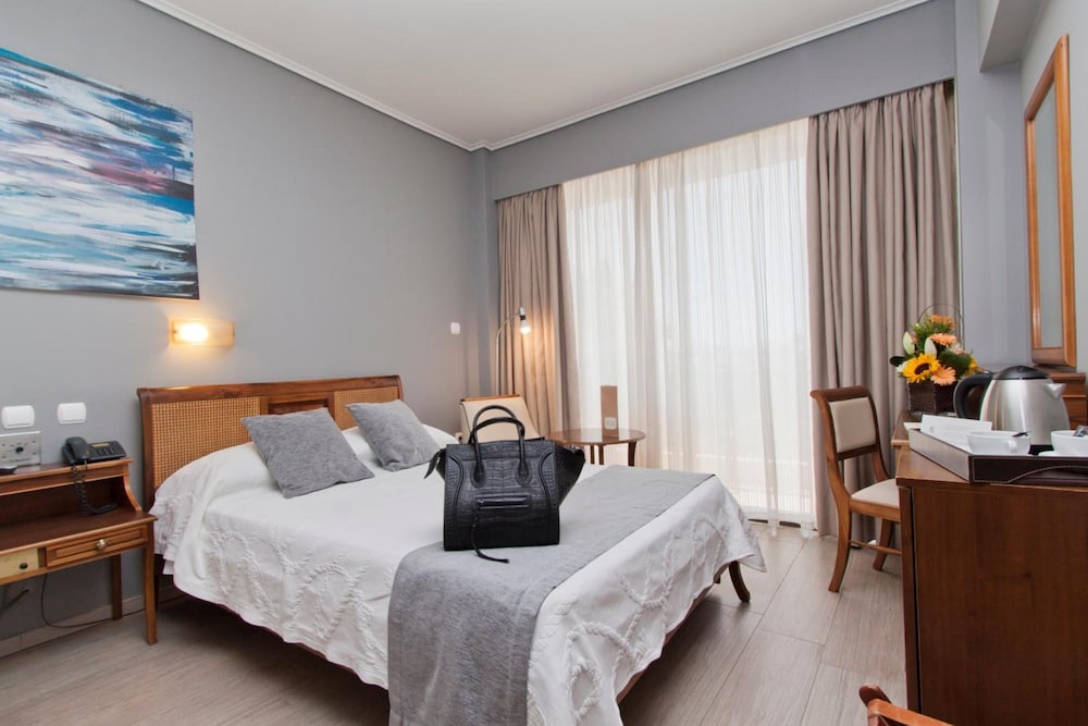 Golden Sun Hotel 11