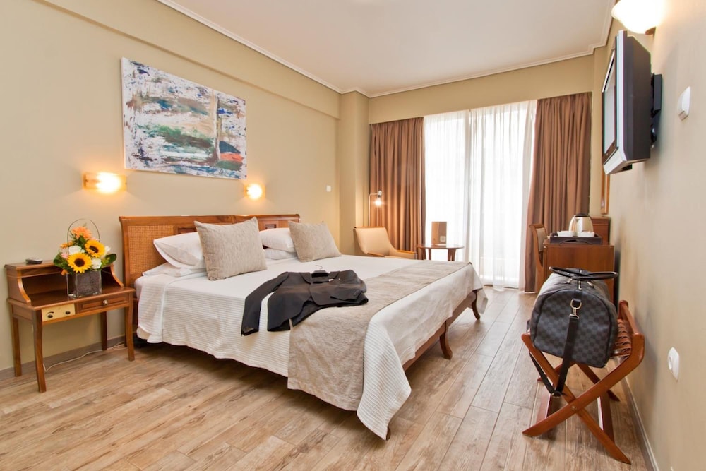 Golden Sun Hotel 12
