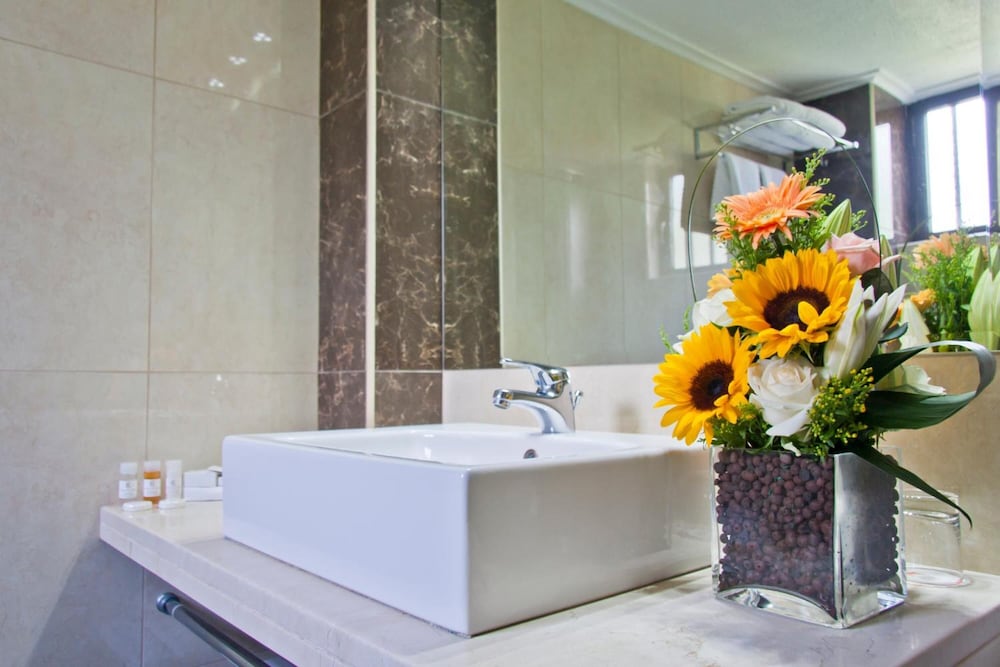 Golden Sun Hotel 21