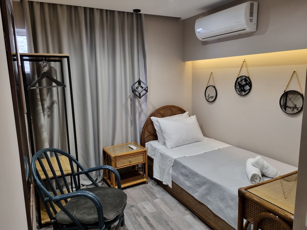 Hotel Parthenis 7