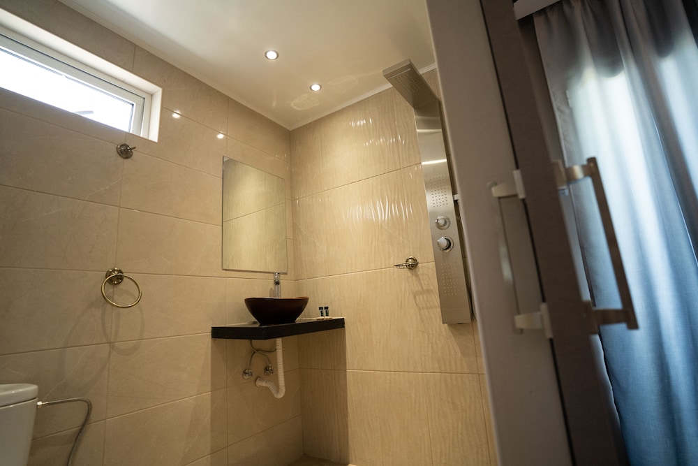 Hotel Parthenis 24