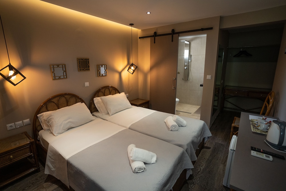 Hotel Parthenis 13