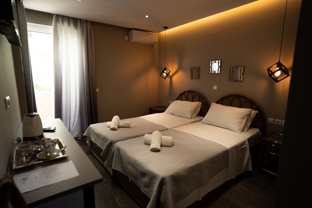 Hotel Parthenis 12