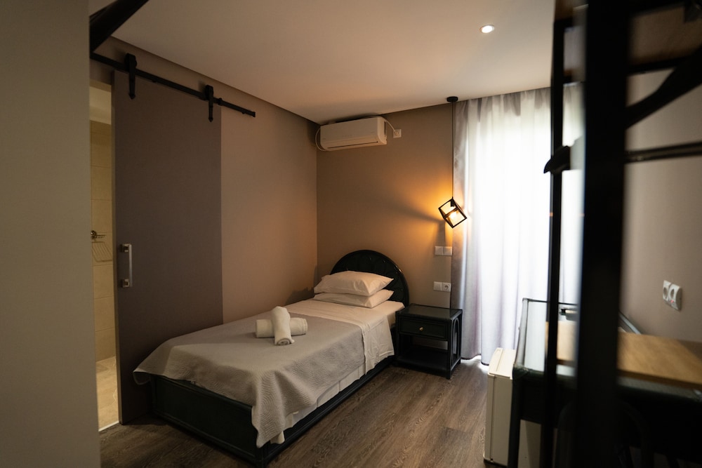 Hotel Parthenis 6