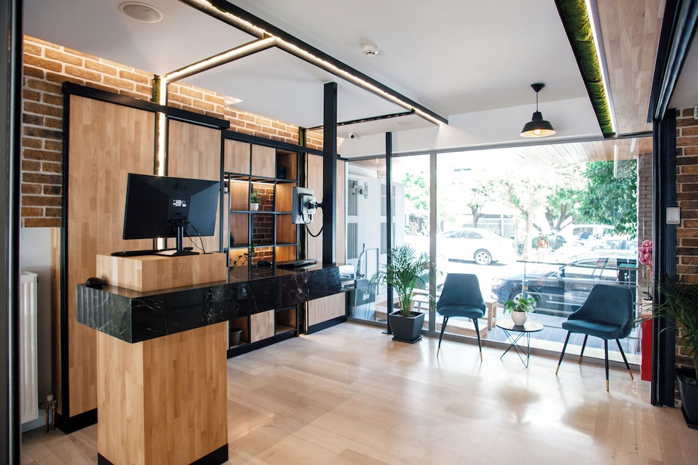 Athens Studios & Backpackers 4