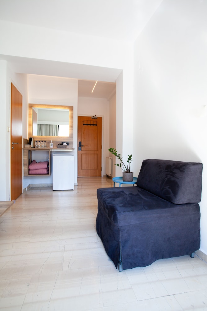 Athens Studios & Backpackers 23