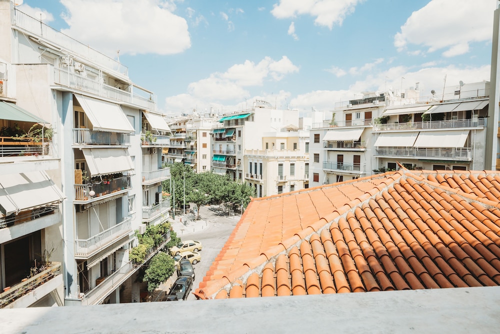 Athens Studios & Backpackers 13