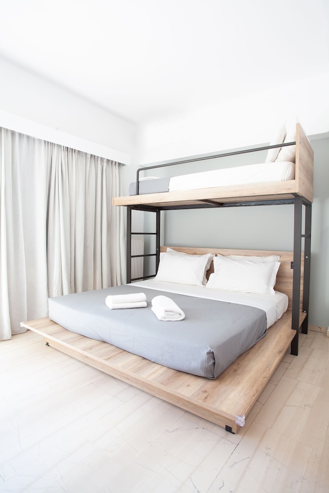 Athens Studios & Backpackers 22