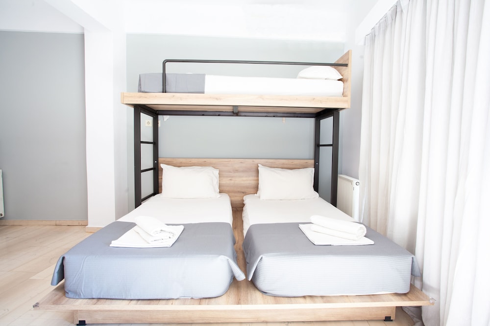 Athens Studios & Backpackers 20