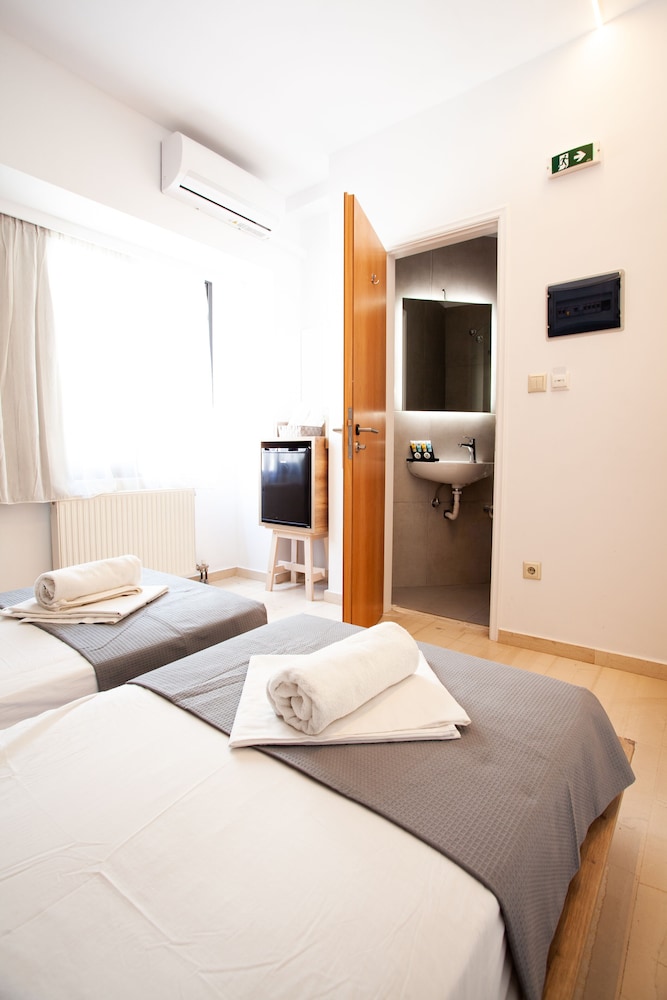 Athens Studios & Backpackers 19