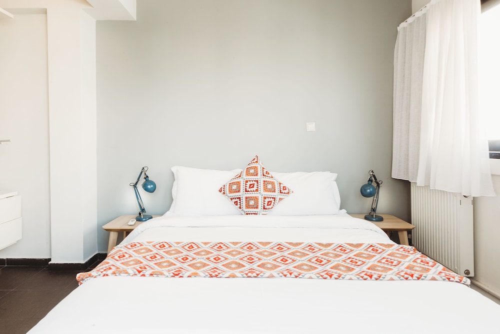 Athens Studios & Backpackers 8