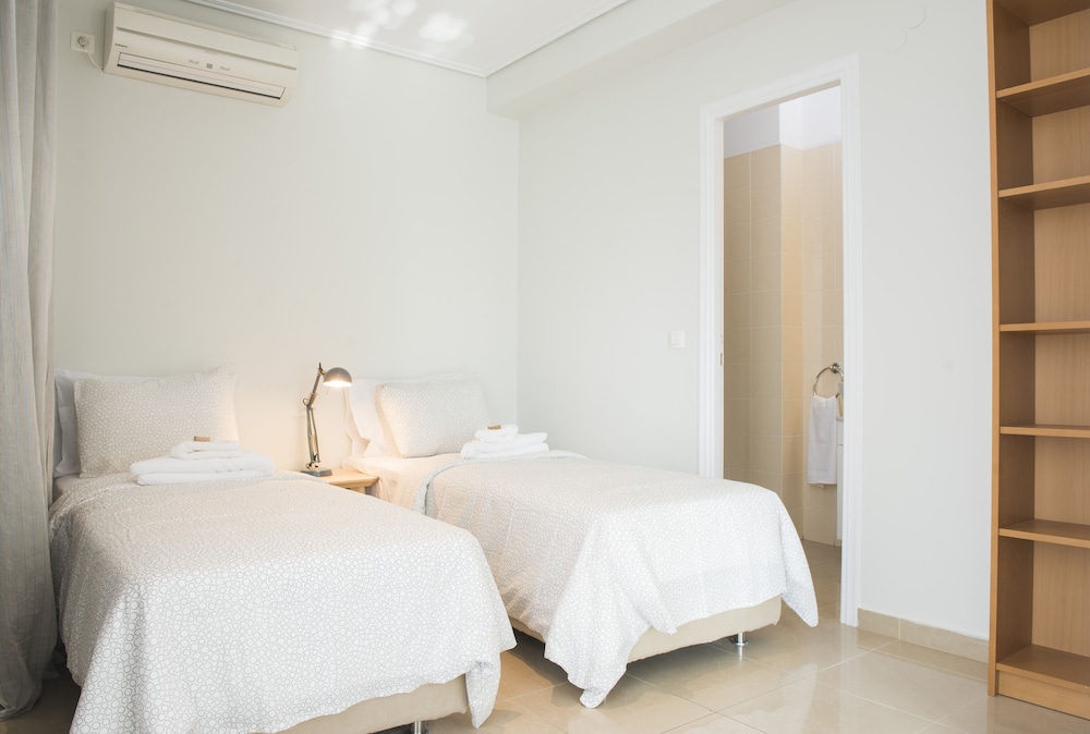 Athens Studios & Backpackers 7
