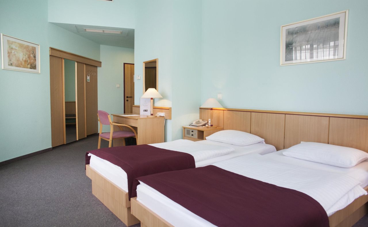 City Hotel Pilvax 18