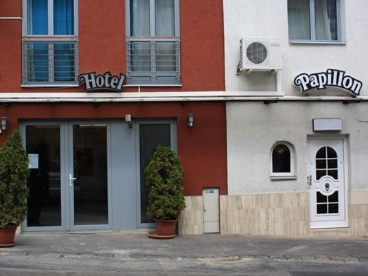Hotel Rose City 11