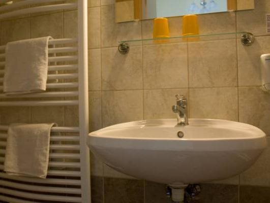 Hotel Rose City 7