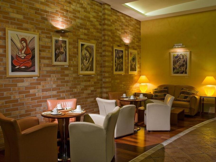 Mamaison Residence Izabella Budapest 10