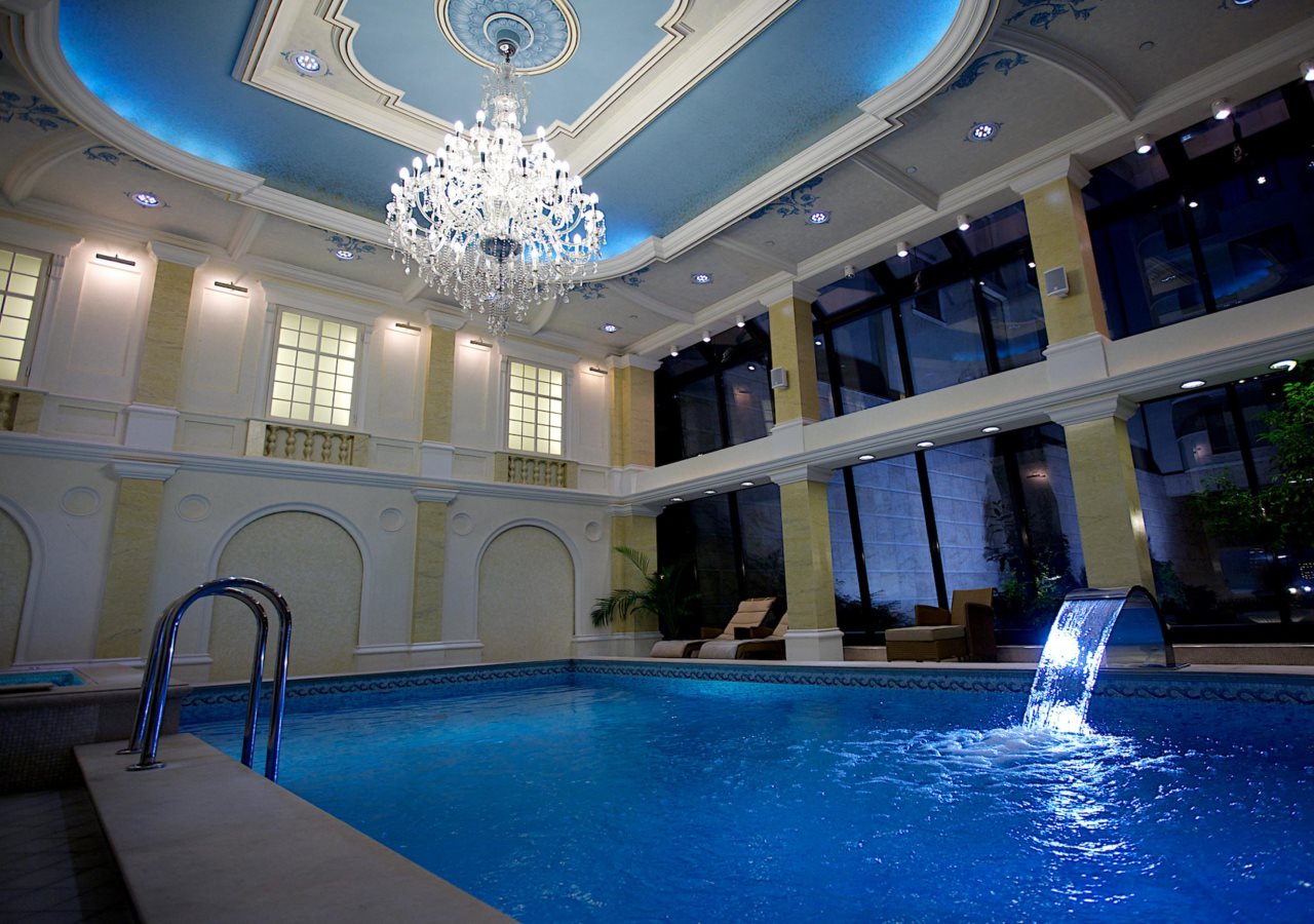 Queen's Court Hotel & Residence 24