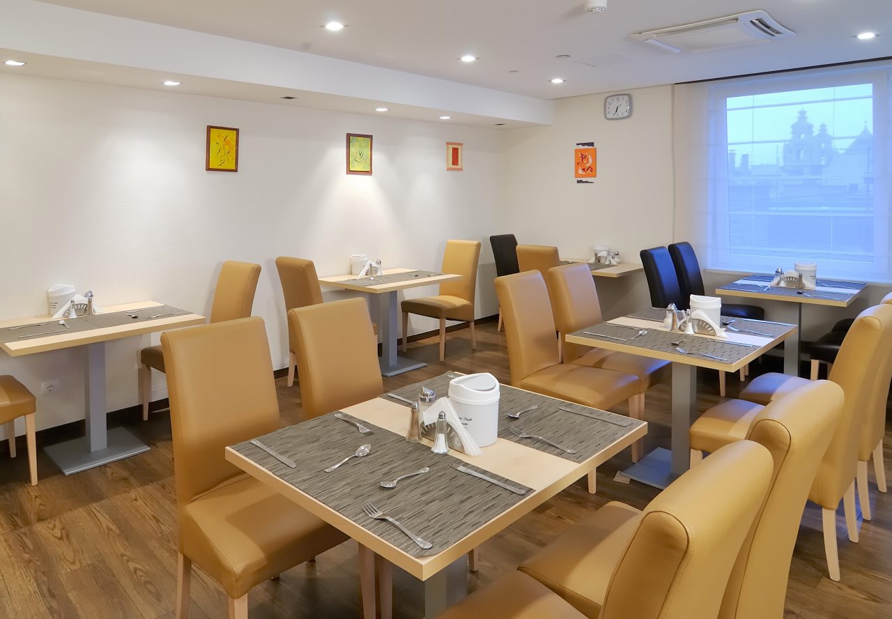 Promenade City Hotel 8