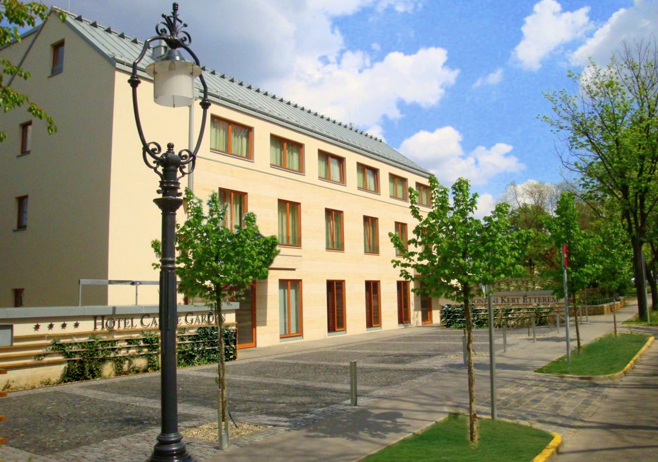 Castle Garden 11