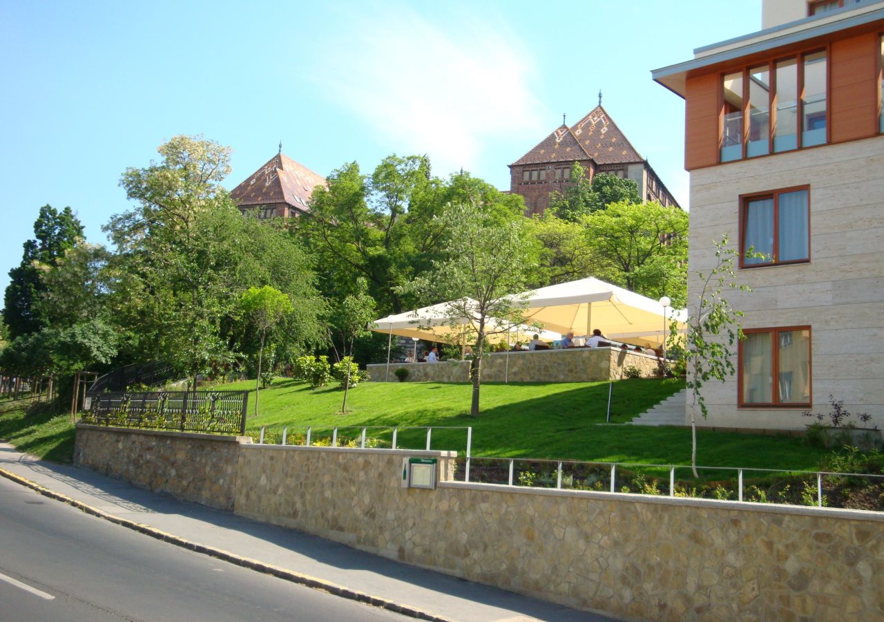 Castle Garden 12