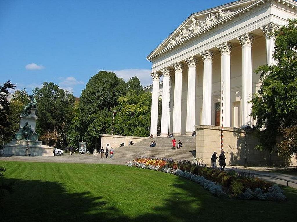 Budapest Museum Central 21