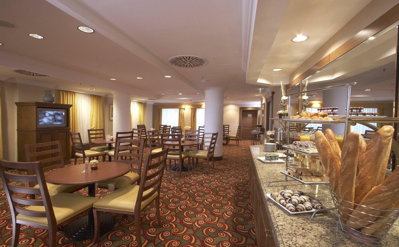 Marriott Executive Apartments Millennium Court 17