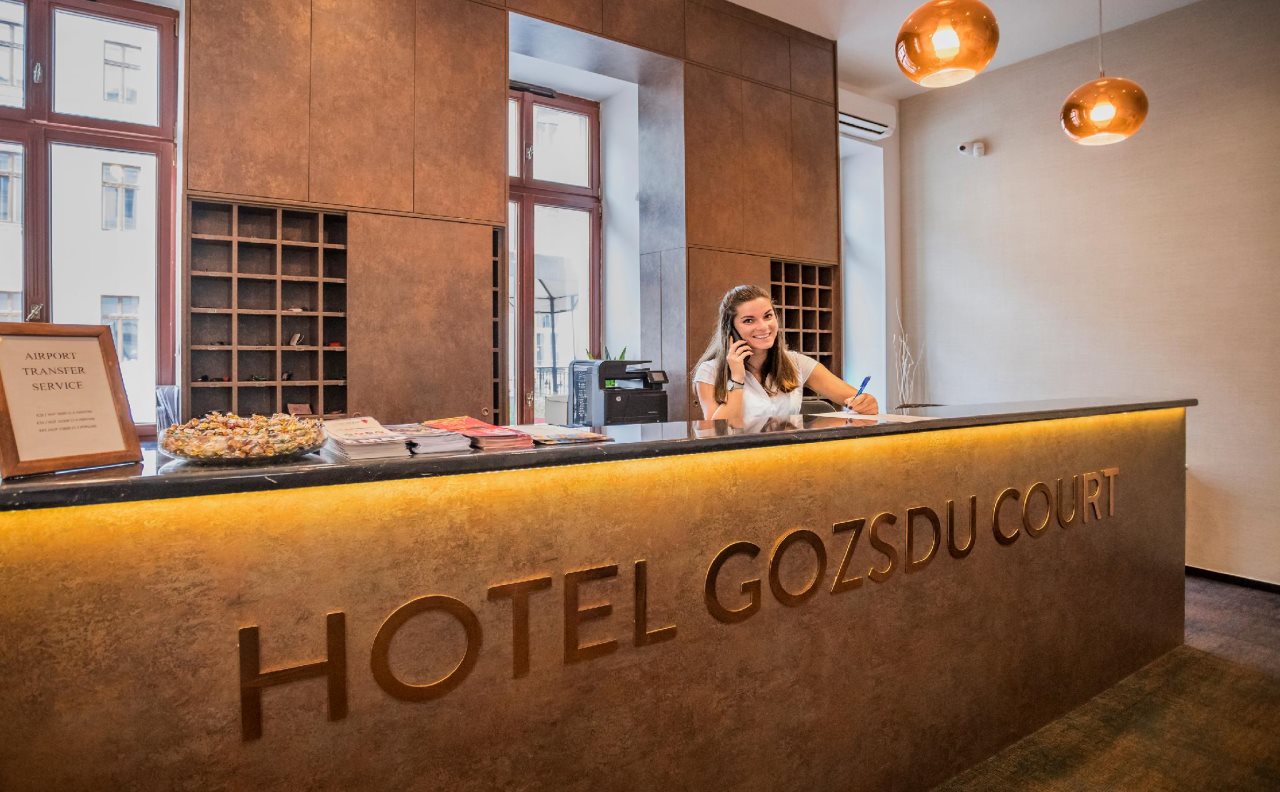 Gozsdu Court 14