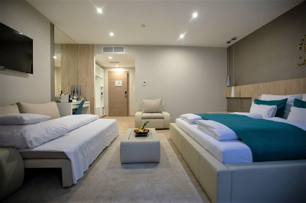 The Hotel Unforgettable - Hotel Tiliana 1