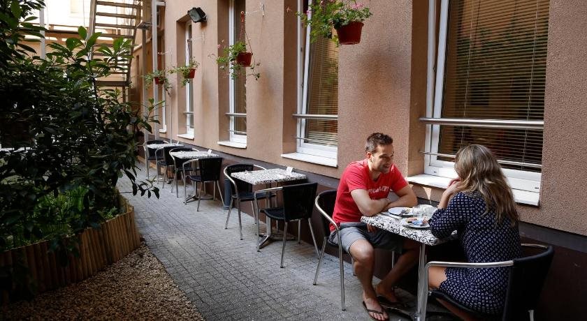Six Inn Hotel - Budapest 10