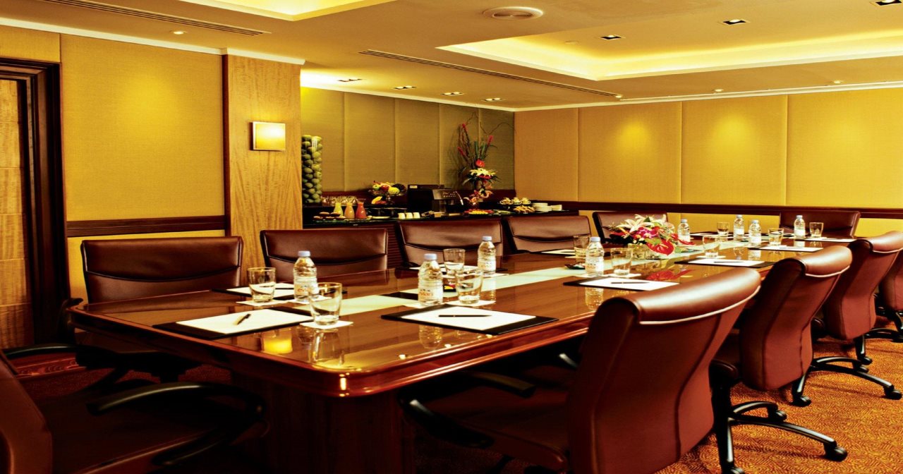 Holiday Inn Bangkok Silom 11
