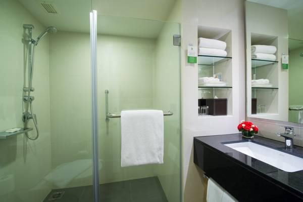 Holiday Inn Bangkok Silom 14