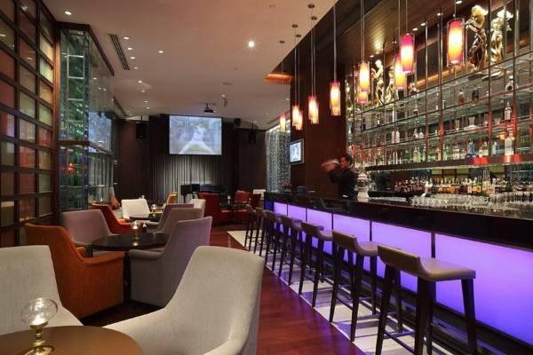 Holiday Inn Bangkok Silom 18