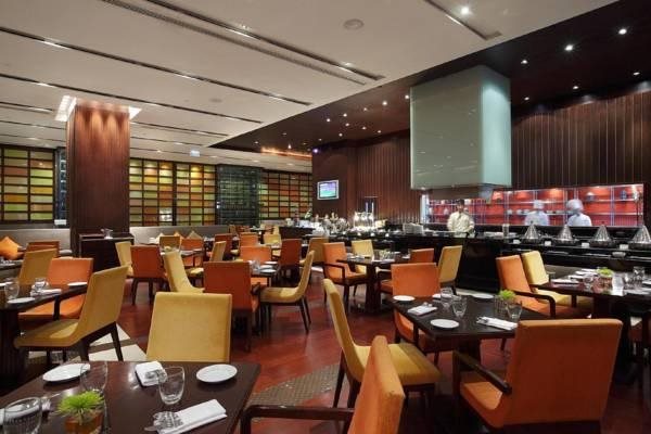 Holiday Inn Bangkok Silom 23