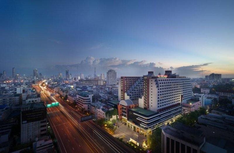 The Twin Towers Hotel 1