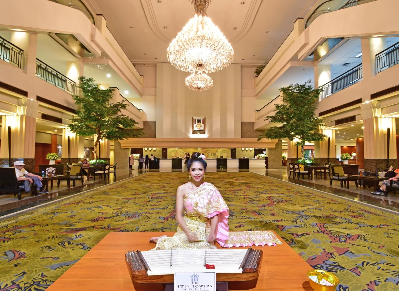 The Twin Towers Hotel 13