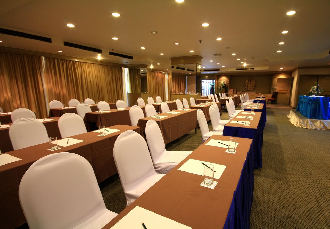 Pinnacle Lumpinee Park Hotel 12