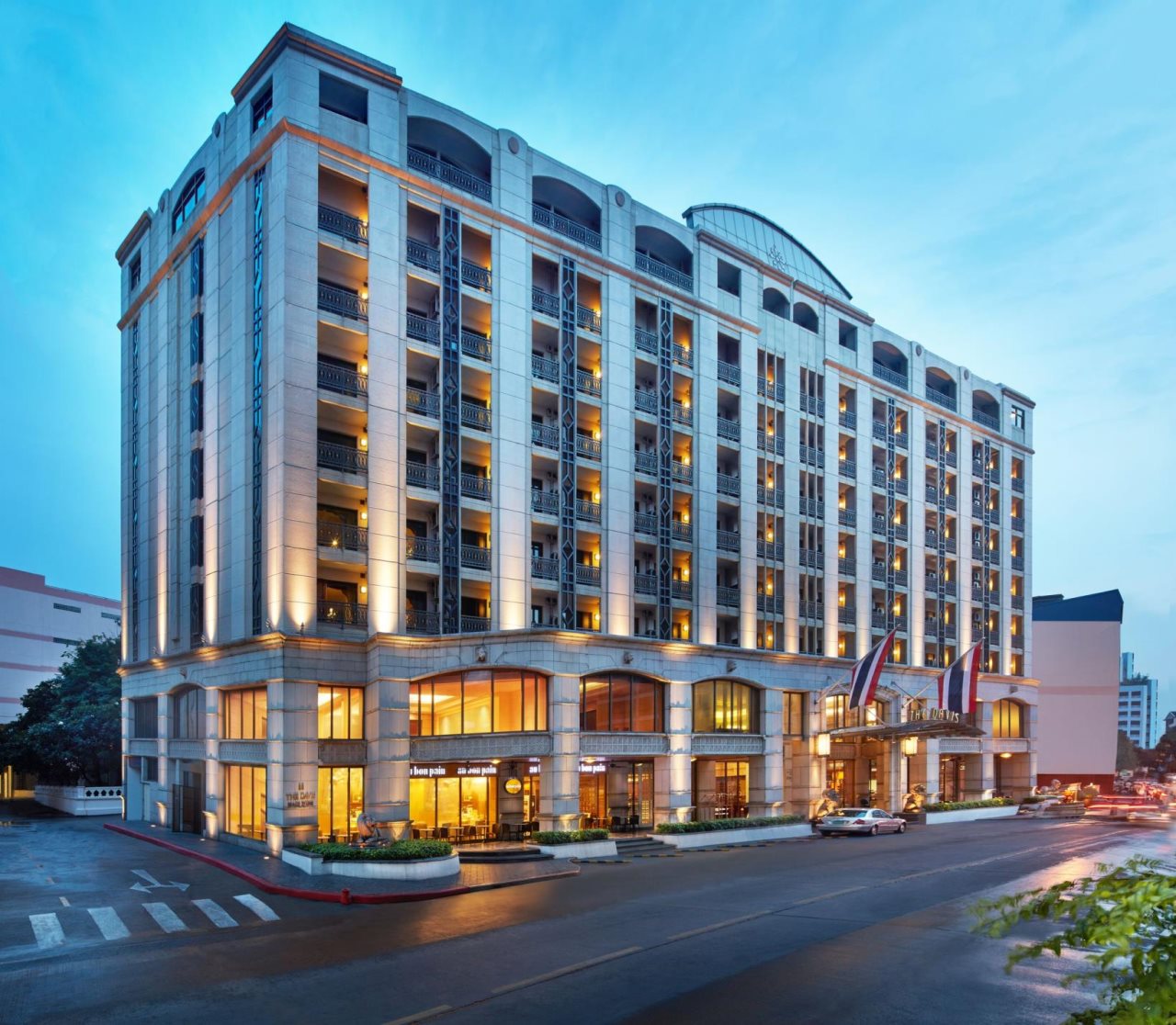 Davis Bangkok 24