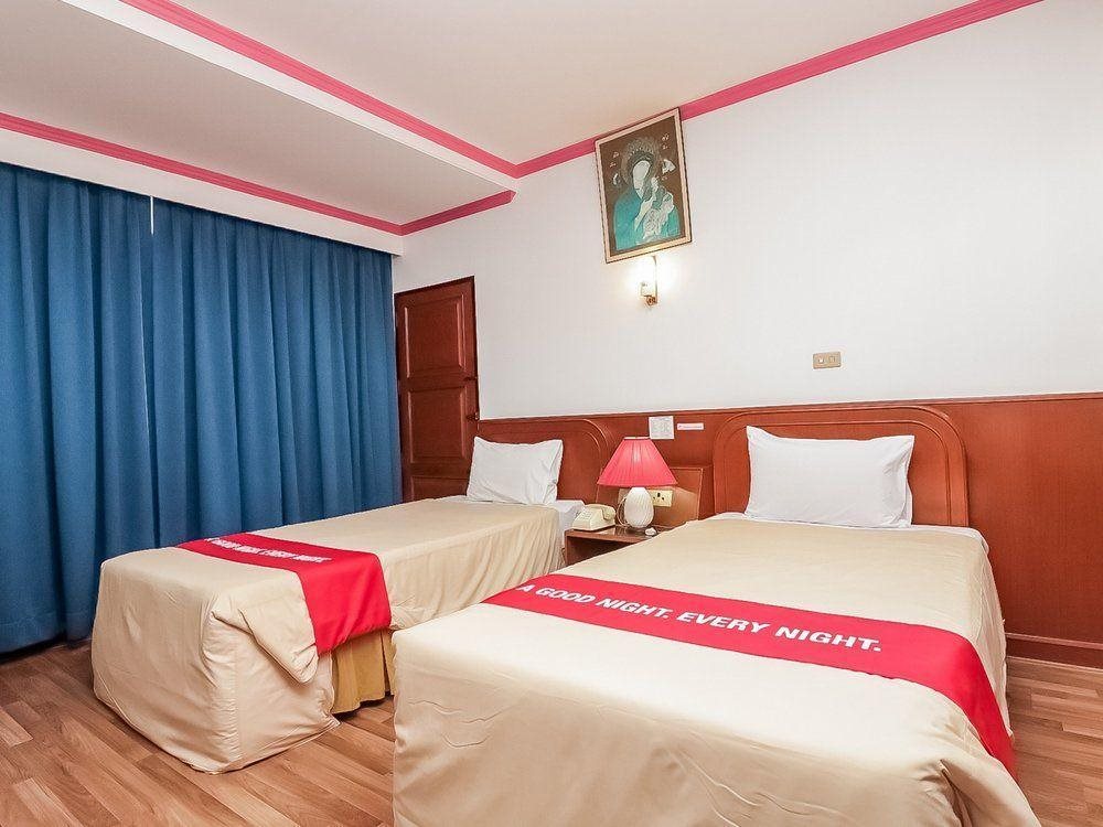 Elizabeth Hotel 12