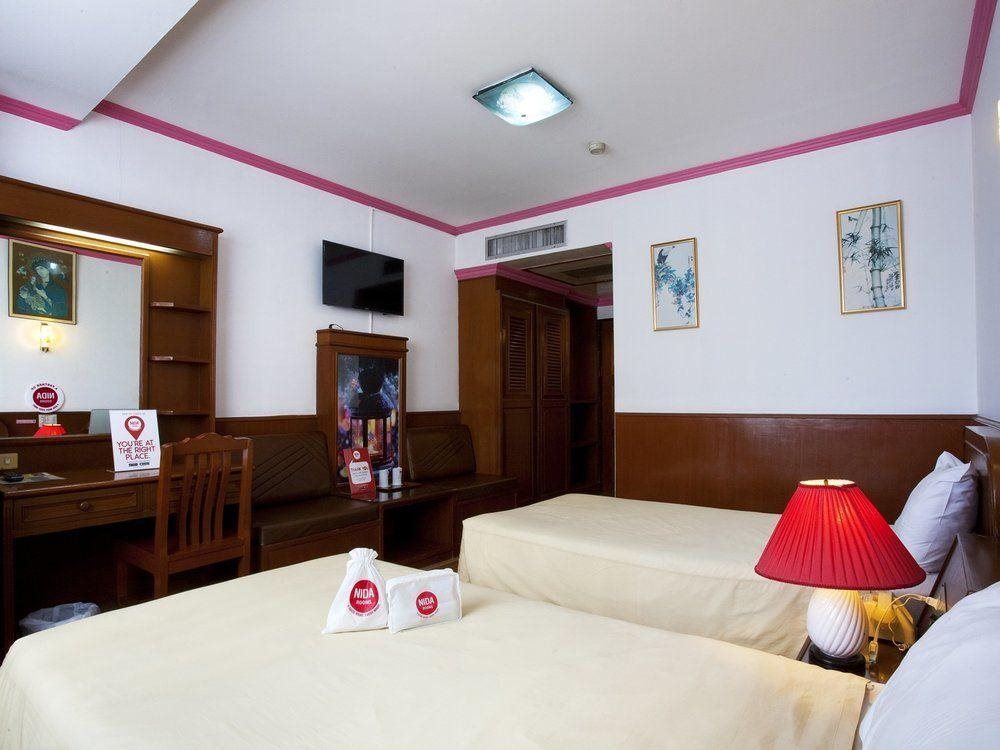 Elizabeth Hotel 13