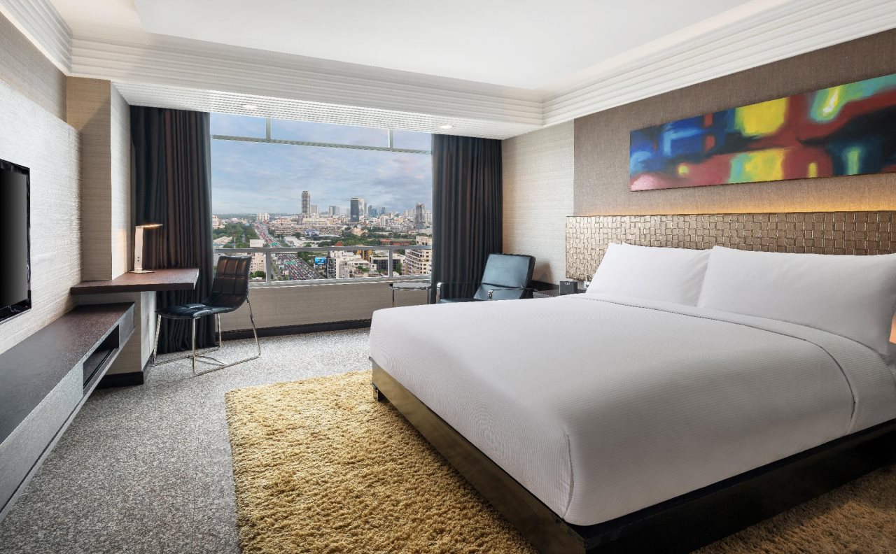 Double Tree by Hilton Bangkok Ploenchit 2
