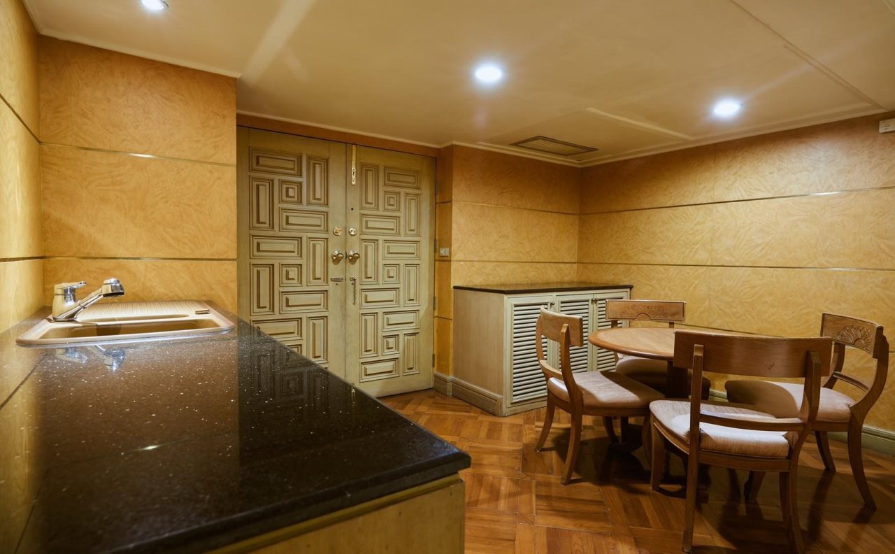 The Royal City Hotel 24