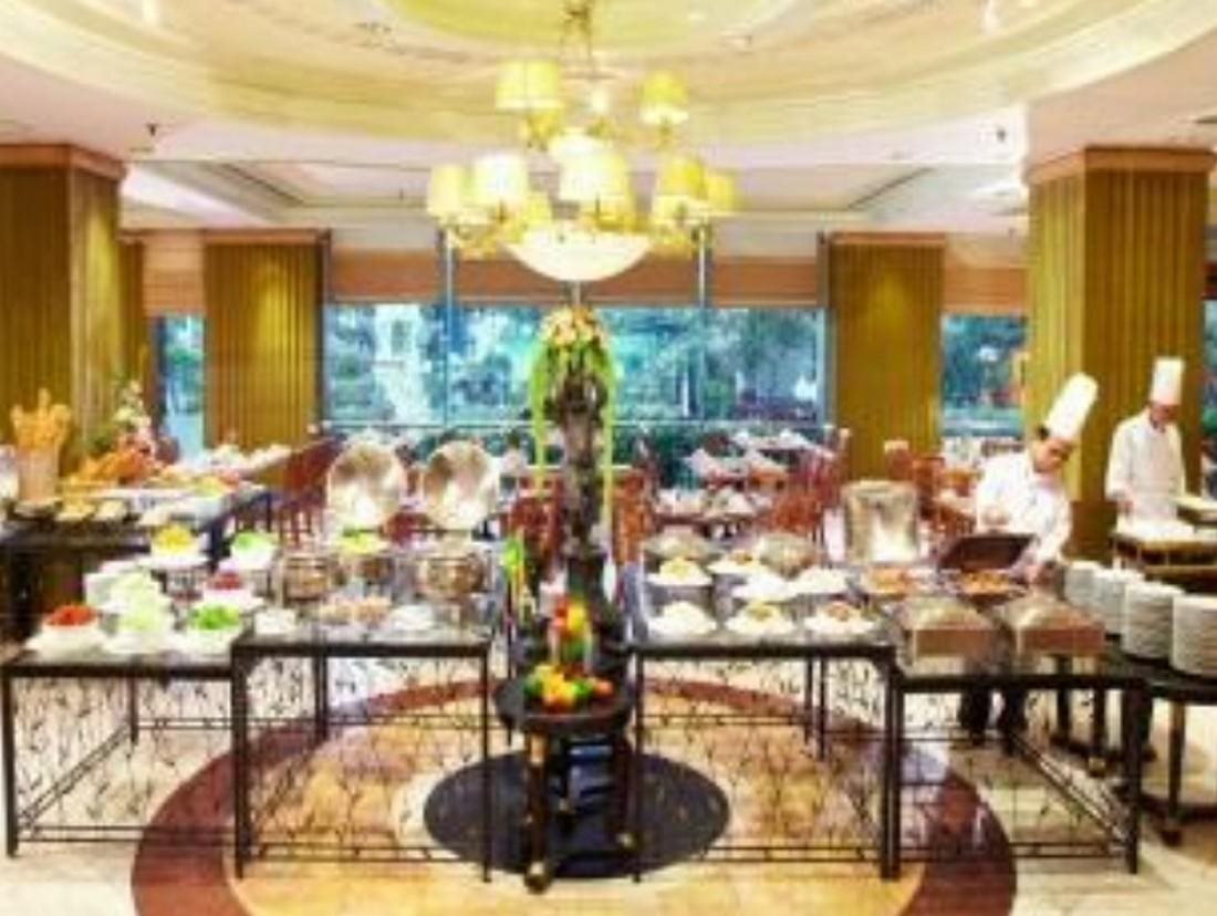 The Royal City Hotel 6