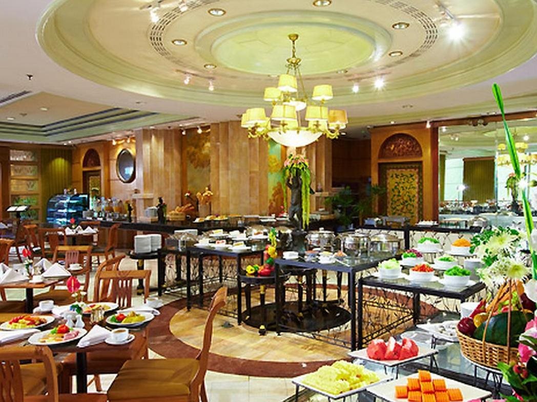 The Royal City Hotel 9