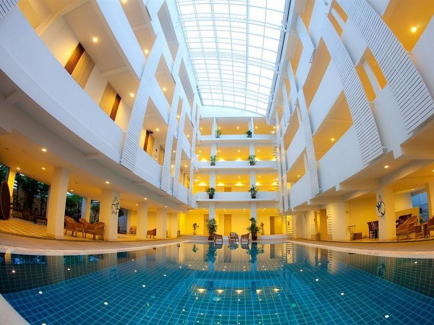 Trang Hotel Bangkok 1