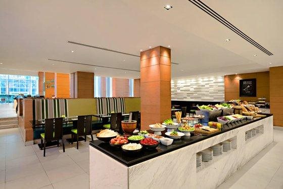 Courtyard by Marriott Bangkok 22